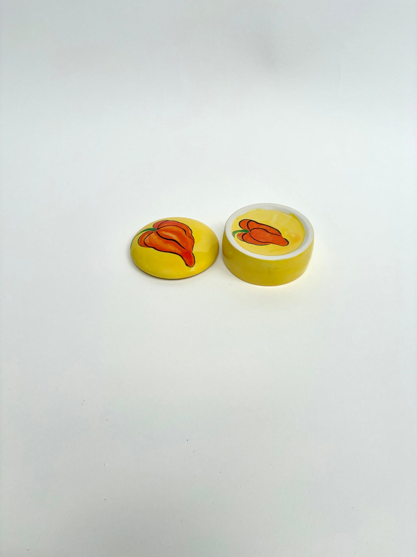 Small scotch bonnet trinket box